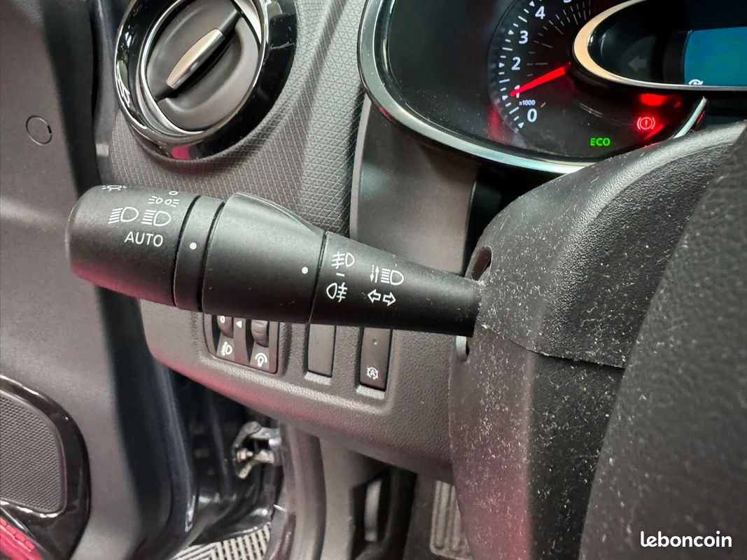 Renault clio iv 0.9 tce 90 intens (image 26)