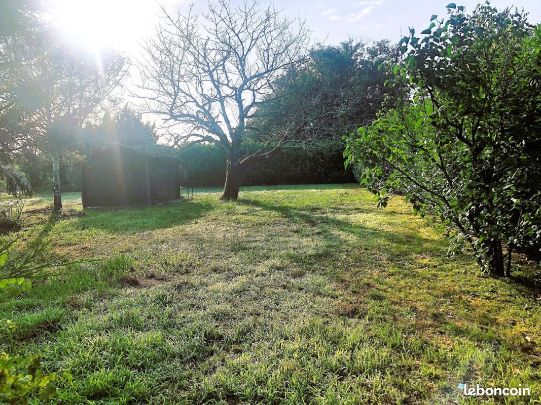 Terrain à bâtir de 700 m² à AMBARES-ET-LAGRAVE (33) · à Ambarès-Et-Lagrave · 130 000 €