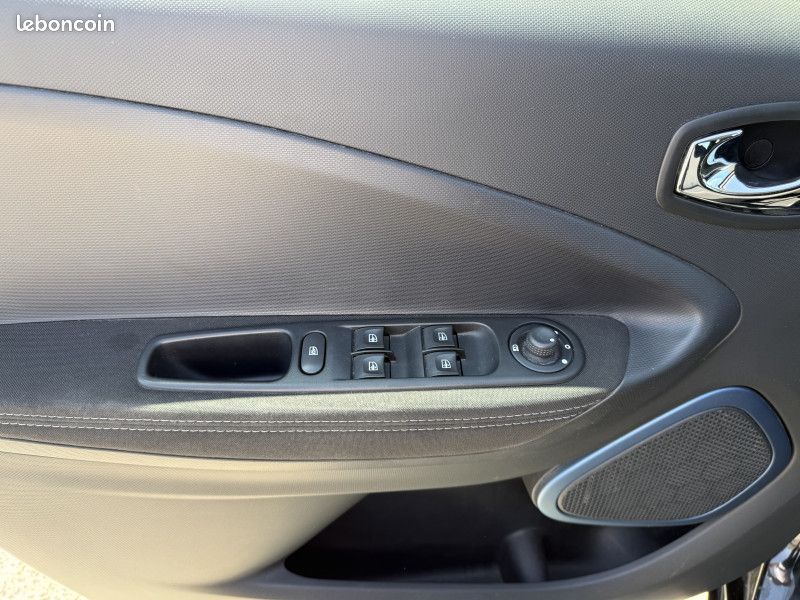 Renault ZOE INTENS CHARGE NORMALE R90 (image 14)