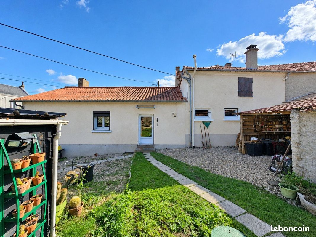 Maison 6 pièces 132 m² · à Loretz-d'Argenton · 132 m² · 137 000 €