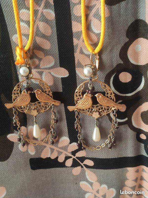 Boucles D'oreilles Vintage REMINISCENCE - Belles Pièces D'occasion - Parfaites Pour Un Look Rétro