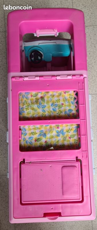Camping - car Barbie + accessoires (image 7)