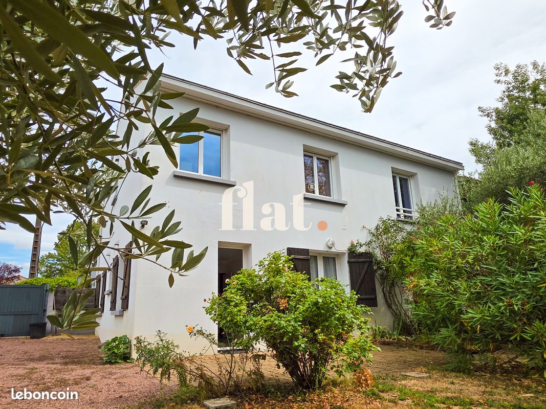 Maison 5 pièces 140 m² · à Saint-Julien-de-Concelles · 140 m² · 299 900 €