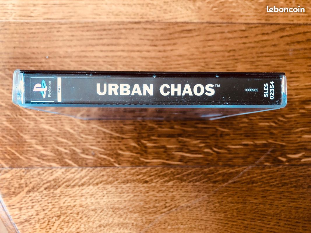 Urban Chaos - PS1 Version Française PlayStation one Sony pal fr (image 3)