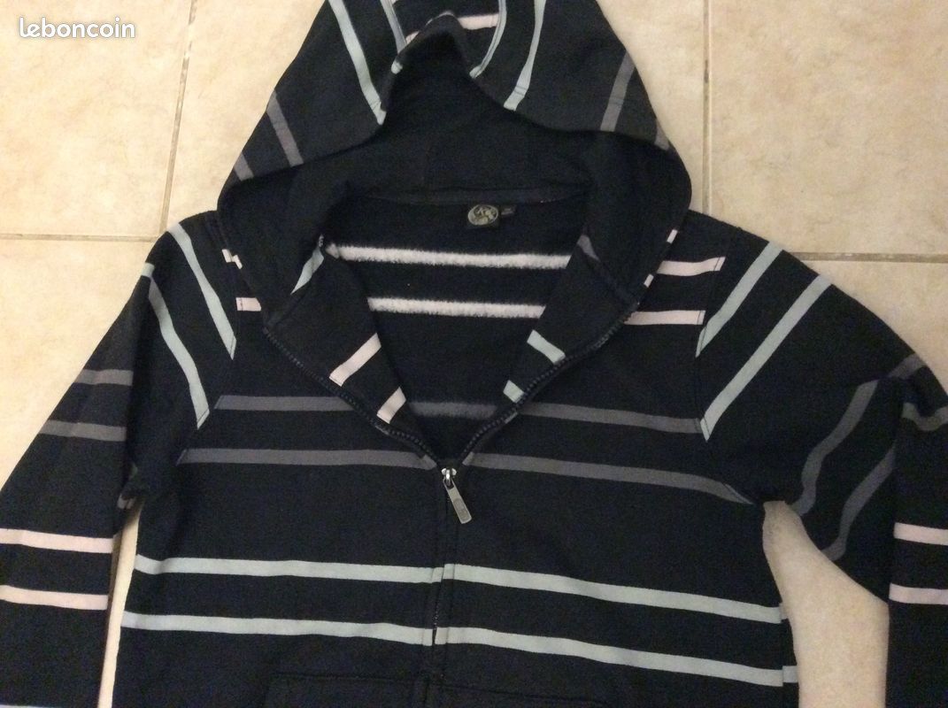 Sweat-shirt à capuche T 14 ans (image 2)