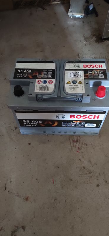 Bosch S5A08 - Batterie Auto - 70A/h - 760A - Technologie AGM - adaptée aux  Véhicules avec Start/Stop - Équipement auto