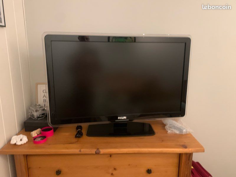 Télévision lcd 122cm philips (image 1)