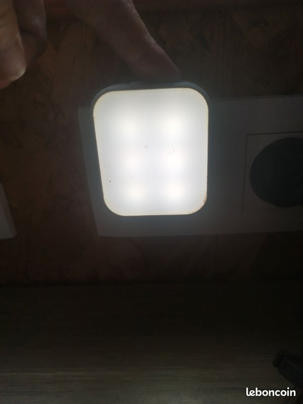 Veilleuse avec détecteur luminosité (image 1)