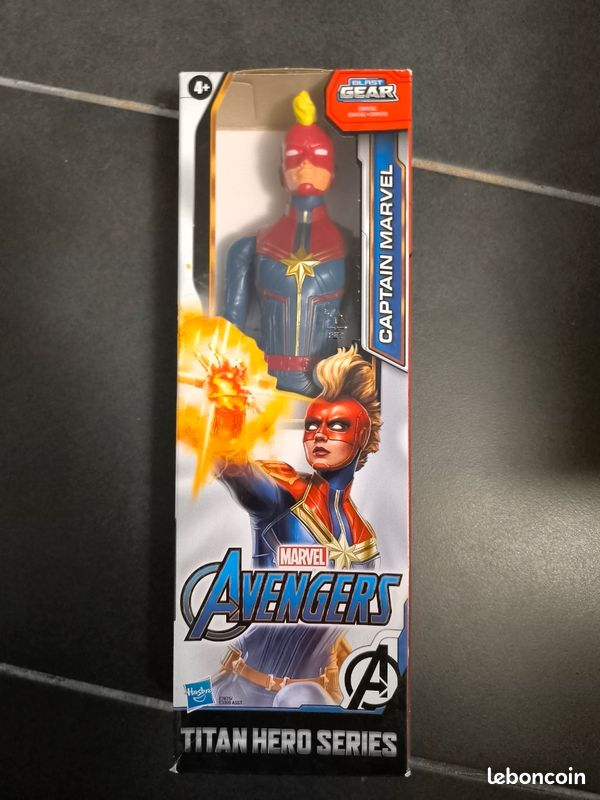 Figurine Marvel 30cm Captain Marvel power FX neuve en boite (image 1)