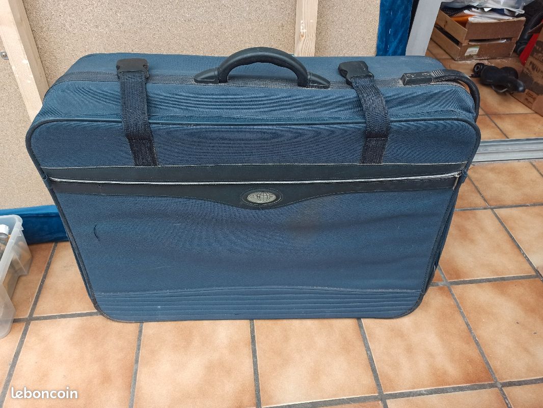 Valise bleue (image 1)