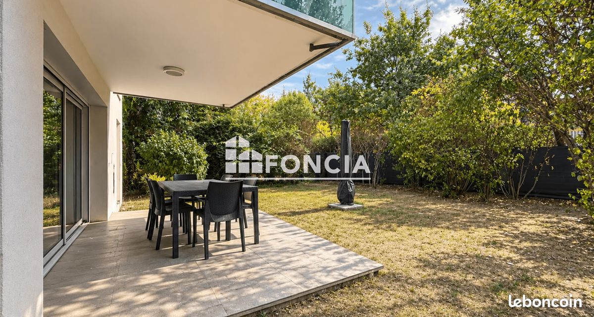 Parking 70 m² · à La Tour-de-Salvagny · 70 m² · 299 900 €