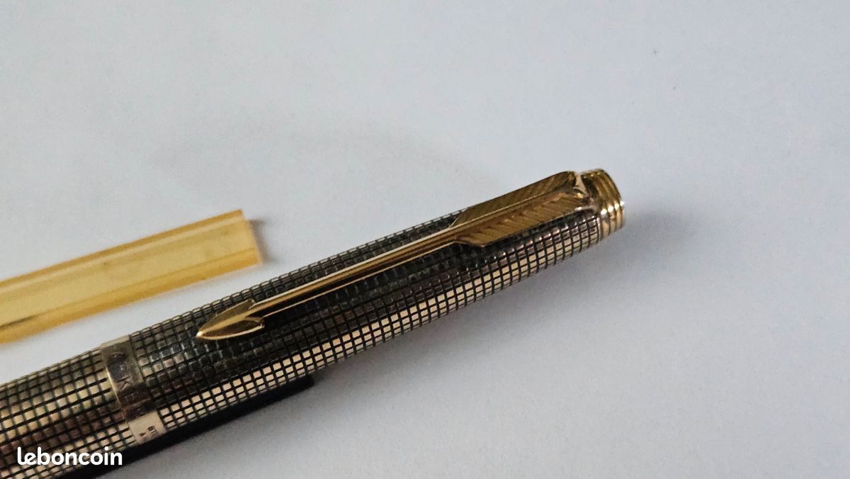 Stylo Plume PARKER 75 Argenté Avec Plume En Or 18 Carats – Vintage Et élégant