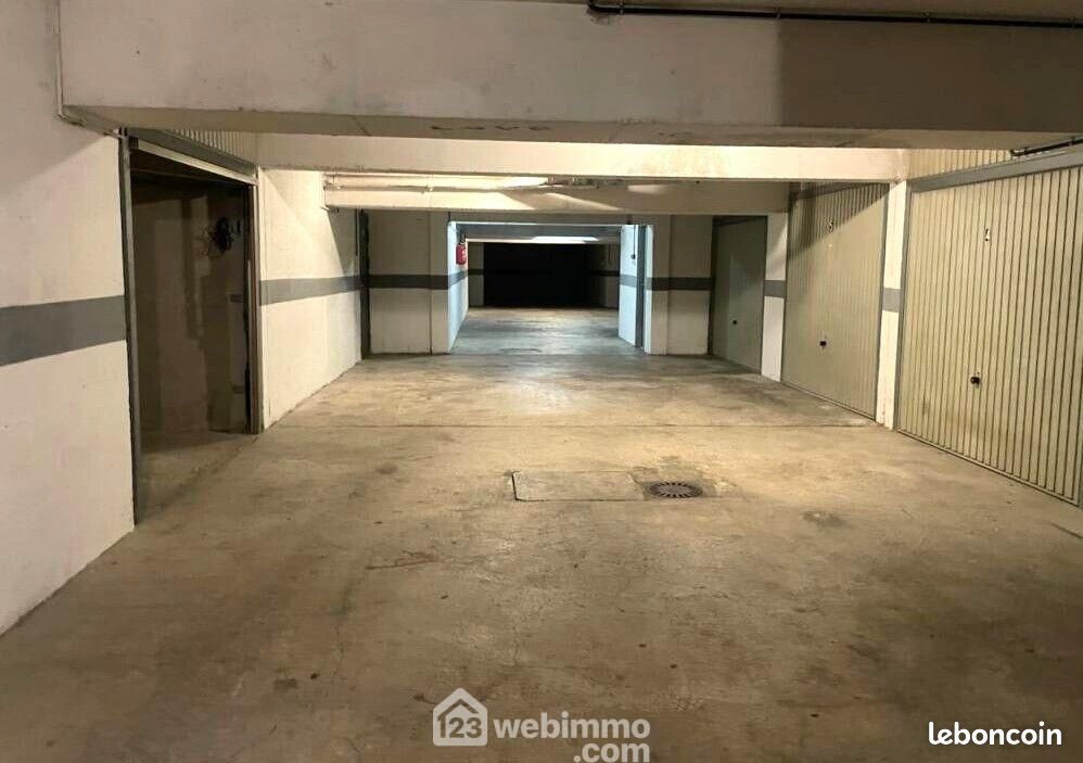 Parking 13 m² · à Sainte-Maxime · 13 m² · 32 000 €