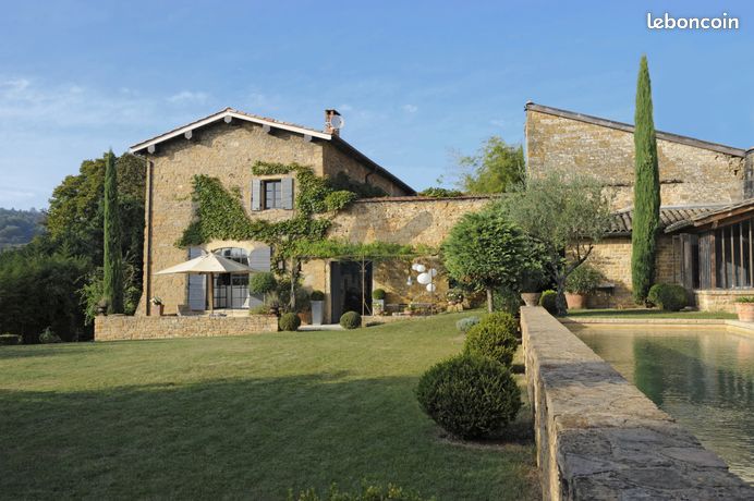 Propriété 7 pièces 310 m²