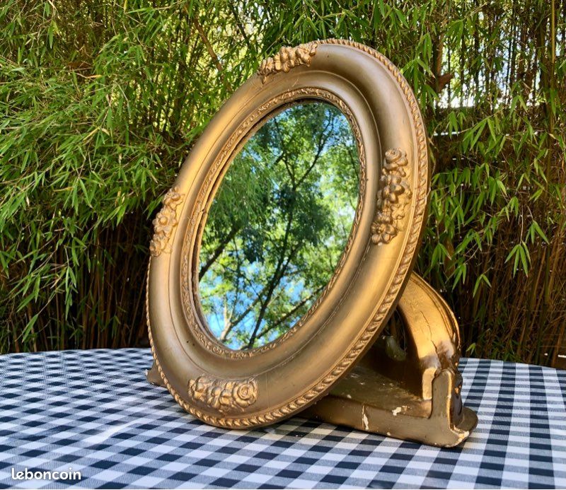 Ancien Miroir Ovale en Bois Sculpté Doré (image 9)