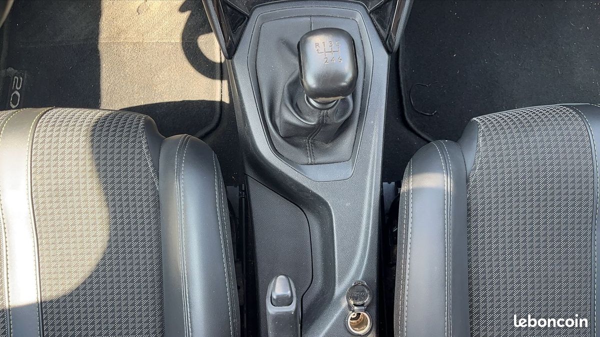 Peugeot 208 II 1.5 BlueHDi 100 Active Business (image 28)