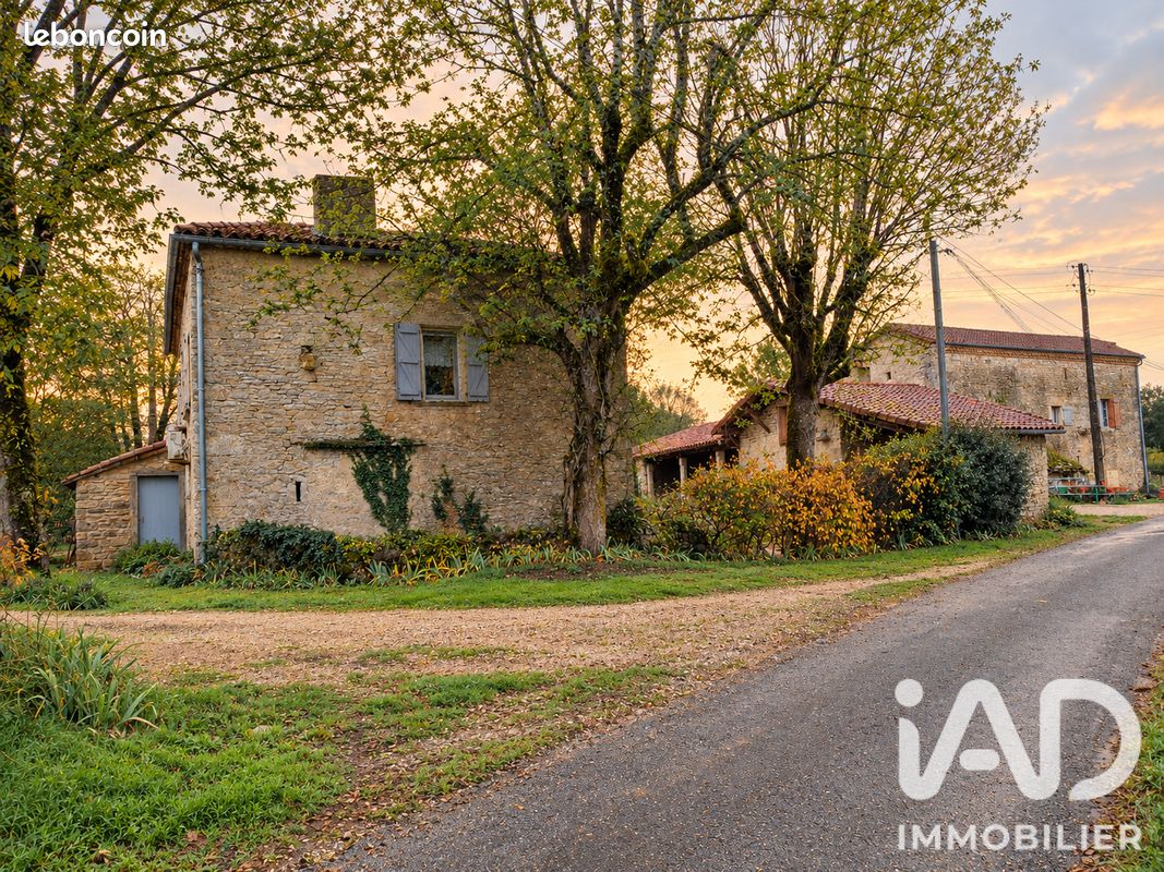Maison 7 pièces 140 m² · à Saint-Antonin-Noble-Val · 140 m² · 282 000 €
