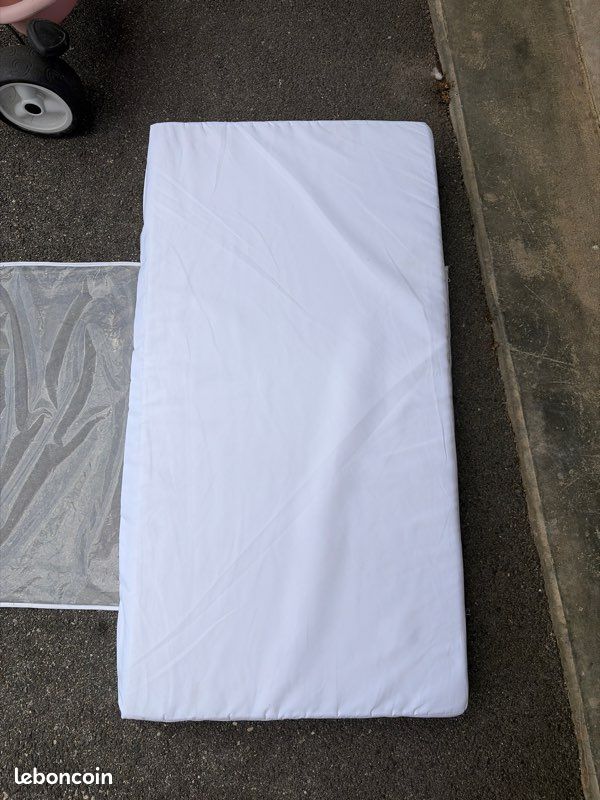 Matelas pour parc à Bébé (image 2)