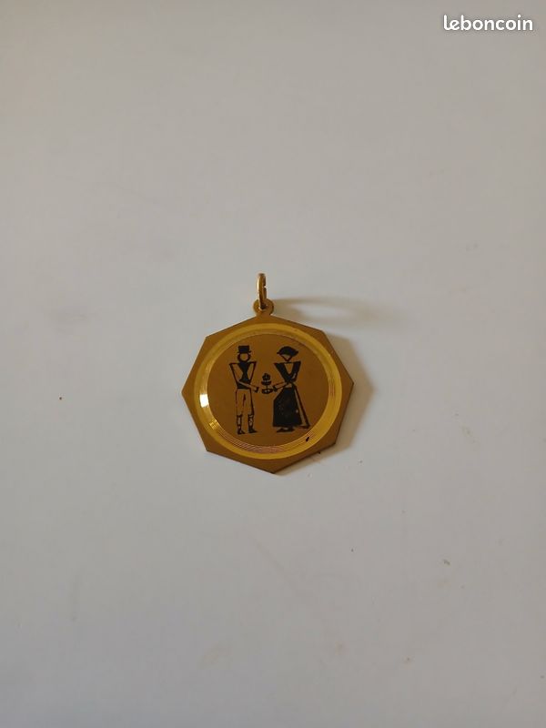 Tres belle medaille (image 1)