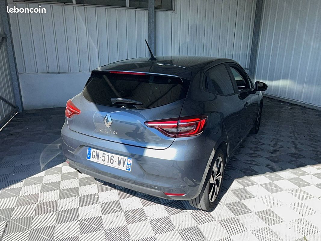 RENAULT Clio Blue dCi 100 Evolution (image 7)