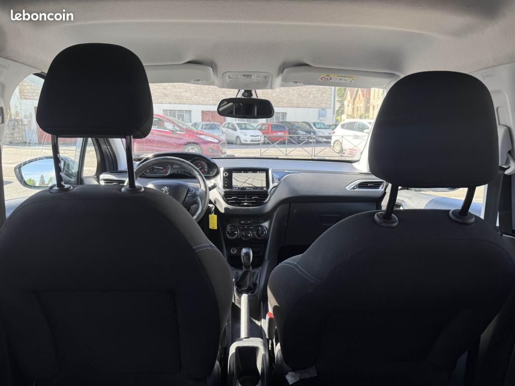 PEUGEOT 208 1.5 BlueHDi S&S - 100 Allure GPS + RADAR AR + CLIM (image 10)