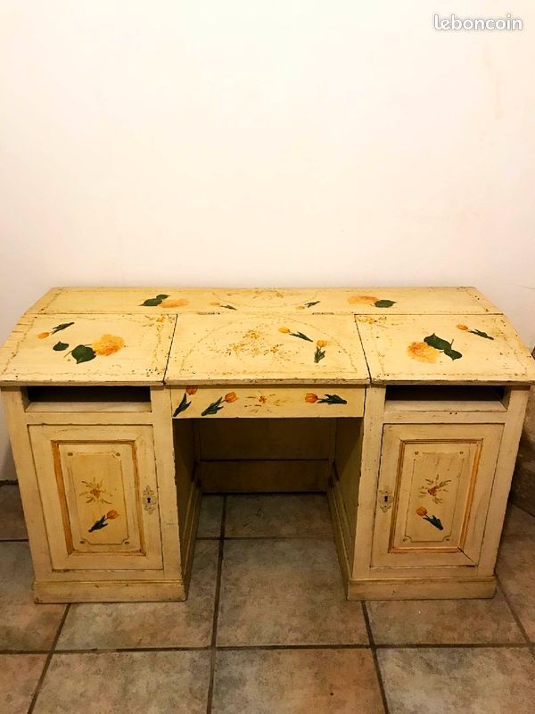 Meubles: vitrine lit commode bureau (image 1)