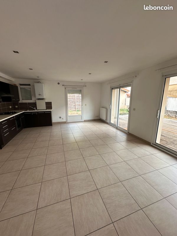 Appartement 3 pièces 70 m² · à Domène · 70 m² · 1 130 €