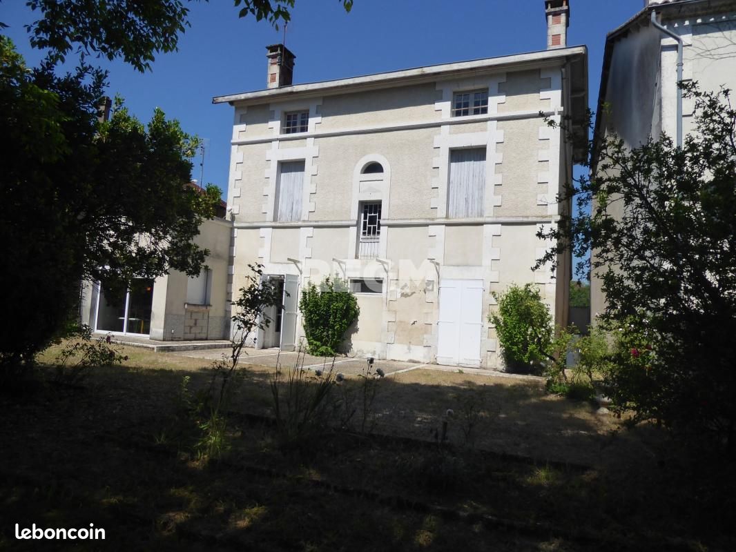 Maison 7 pièces 150 m² - Montmoreau 16190 -Saint-Cybard (image principale 7)