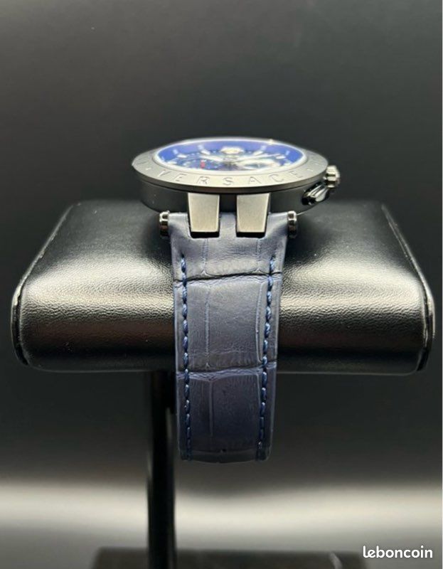 Versace V race (image 3)