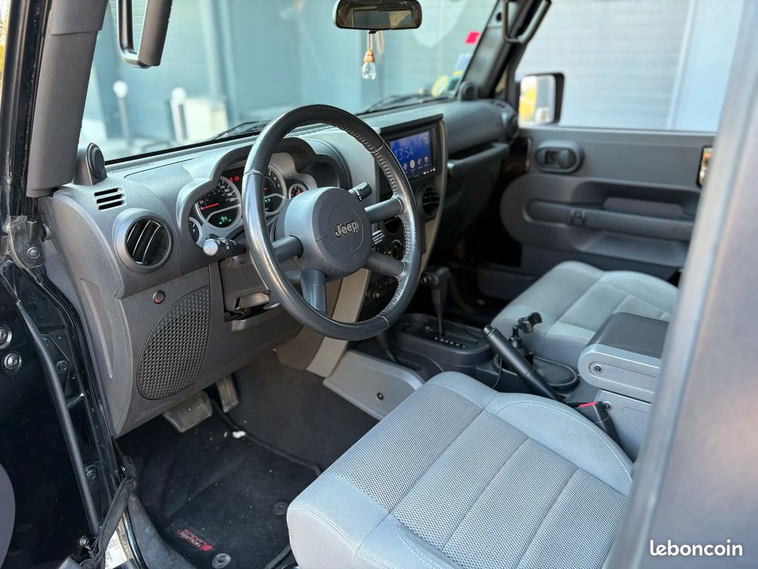 Jeep WRANGLER Rubicon 3.8 V6 199 CH BVA4 / Hardtop / Carplay / Camera De Recul (image 10)