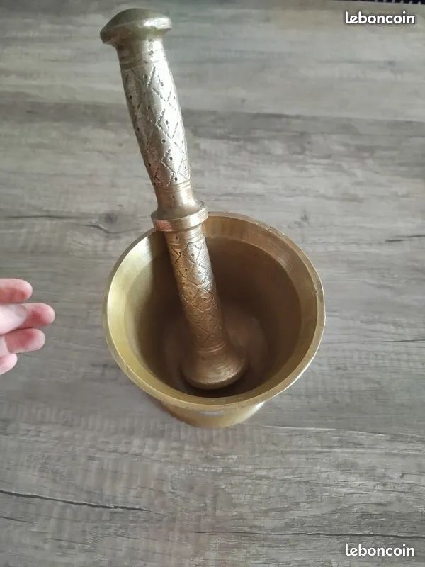 Mortier Et Pilon En Cuivre - Jaune - Ustensile Cuisine Vintage