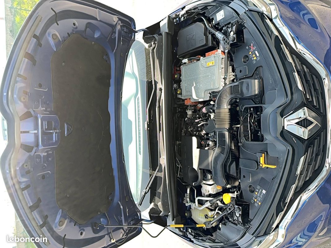 RENAULT Captur E-Tech Plug-in 160 - 21 Intens (image 24)