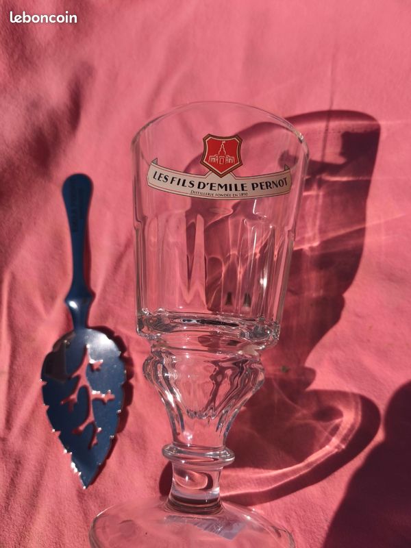 6 Verres à Absinthe Français Anciens, Avec Cuillères Et Soucoupes (service 5 Pers.)