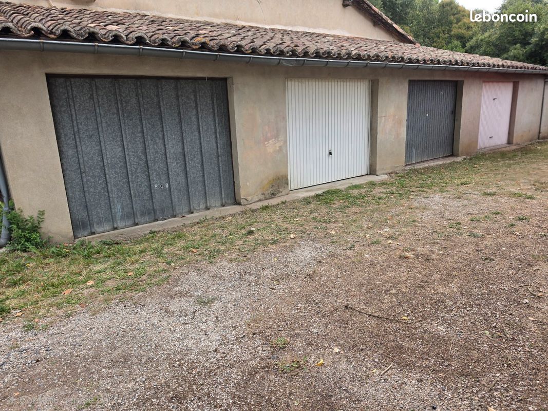 Garage box 18m2 centre village pompignan · 120 €/mois