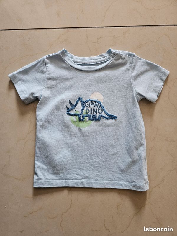 T-shirt bleu clair motif Dinosaure - 12 mois (image 1)