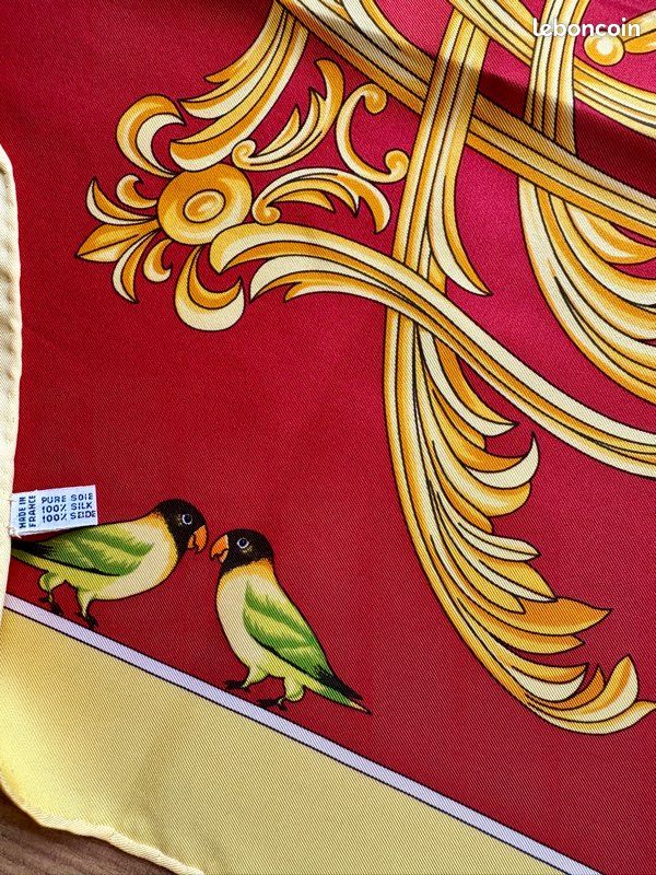 Foulard Carré Soie Véritable bleu jaune orange Motif Fleurs