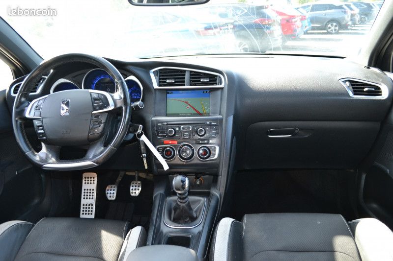 Citroen DS4 1.6 E-HDI115 AIRDREAM EXECUTIVE (image 9)