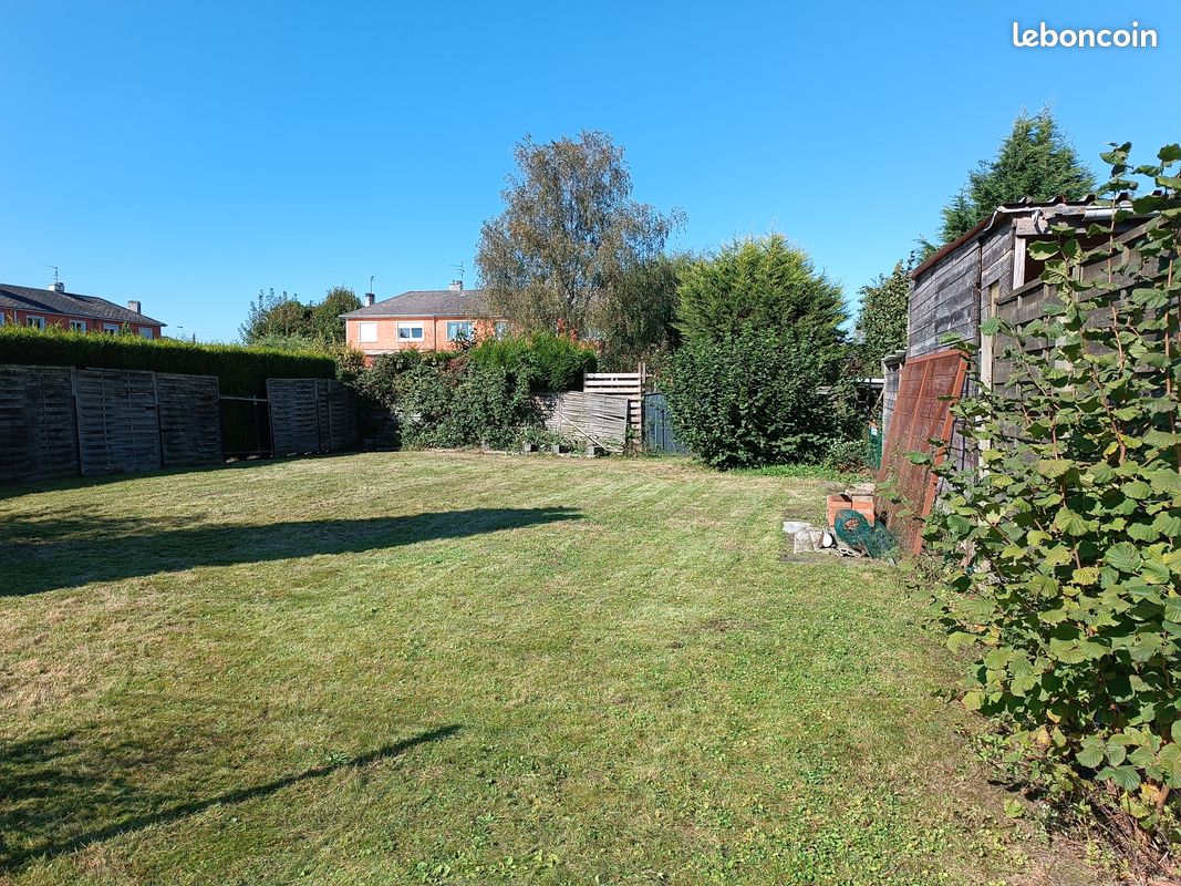 Terrain constructible à Pérenchies · 120 000 €