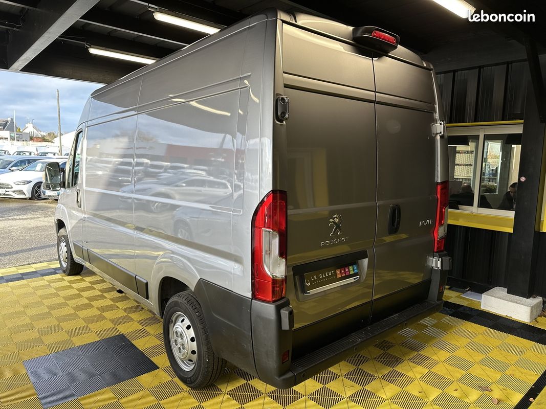 Peugeot BOXER FG 335 L2H2 2.2 BLUEHDI S&S 140CH ASPHALT (image 2)