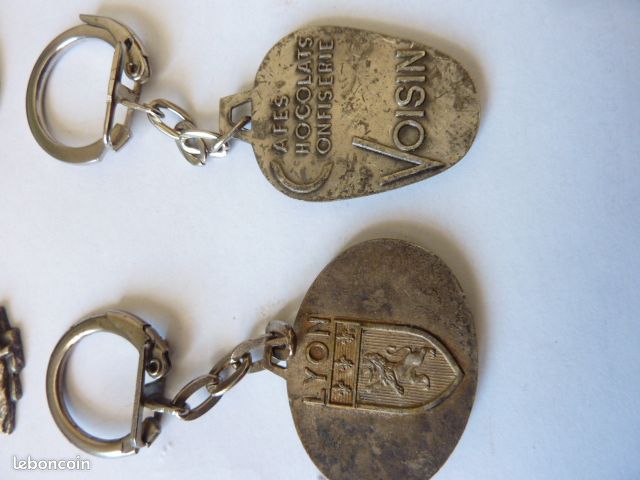 Lot de 4 portes clés métalliques de collection (image 6)