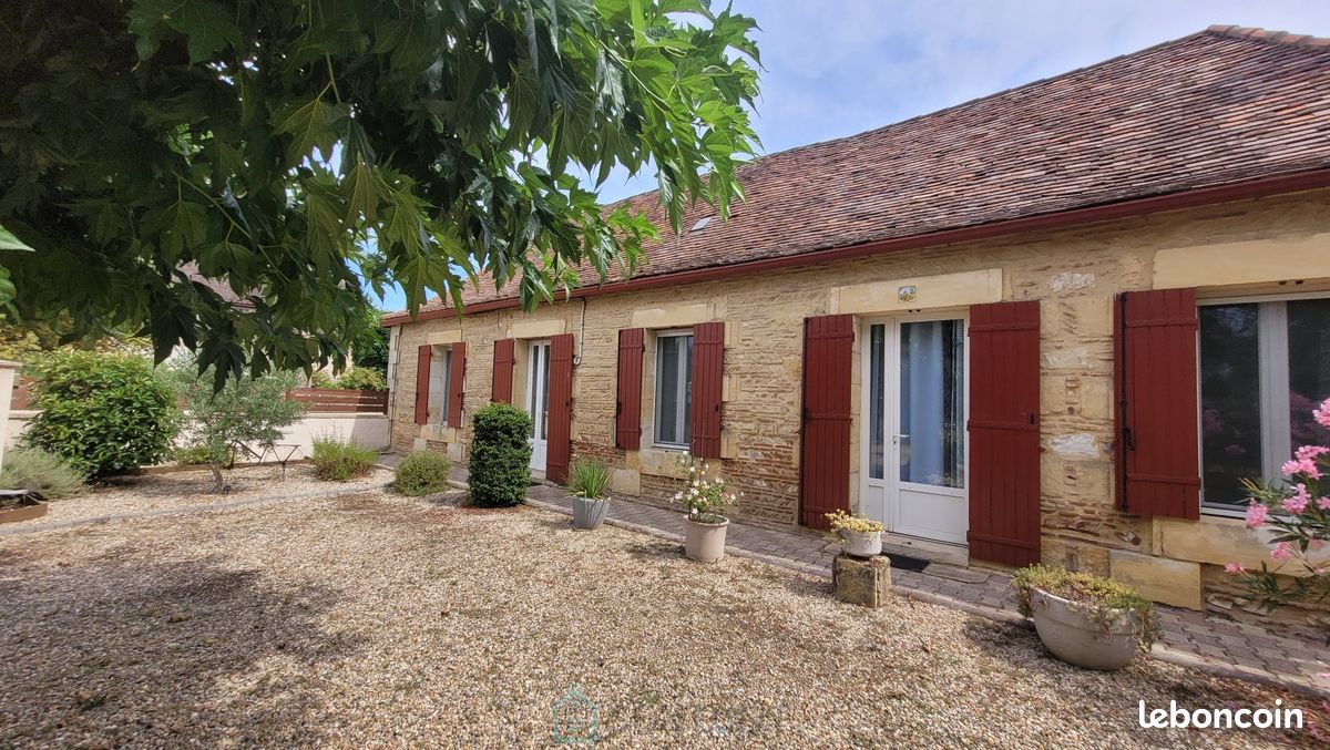 Maison 5 pièces 162 m² · à Saint-Pierre-d'Eyraud · 162 m² · 237 000 €