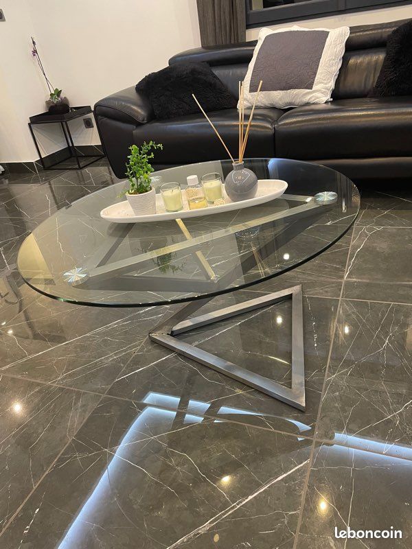 Modèle unique table basse en verre et en acier (image 5)