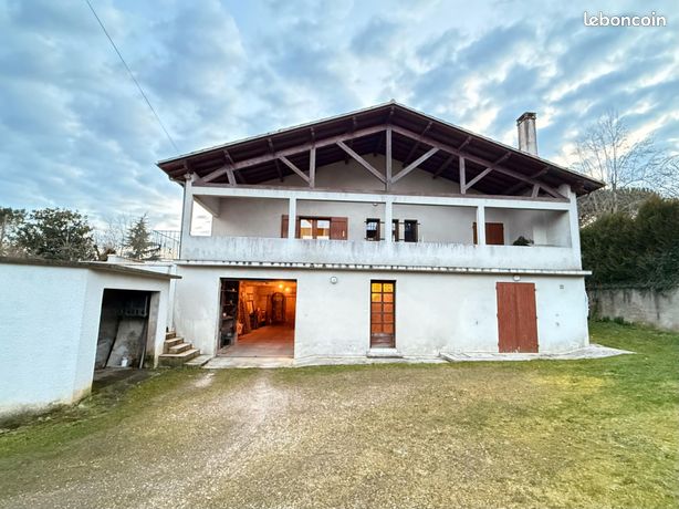 Maison 8 pièces 210 m²