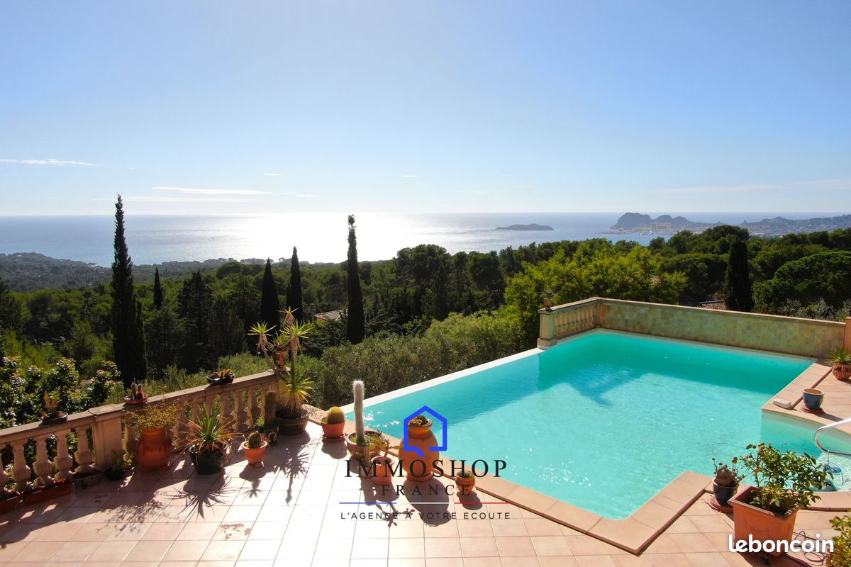 Maison 19 pièces 490 m² · à La Ciotat · 490 m² · 2 200 000 €