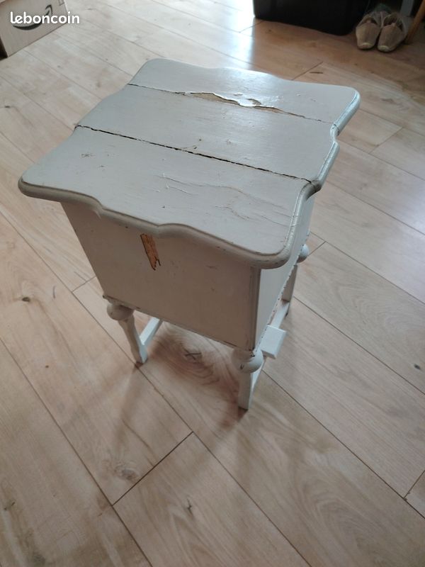 Chevet vintage à restaurer (image 1)