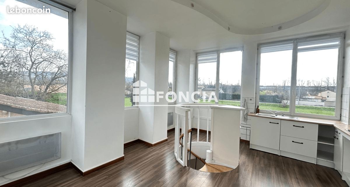 Appartement 2 pièces 40 m² · à Saint-Germain-au-Mont-d'Or · 40 m² · 655 €/mois