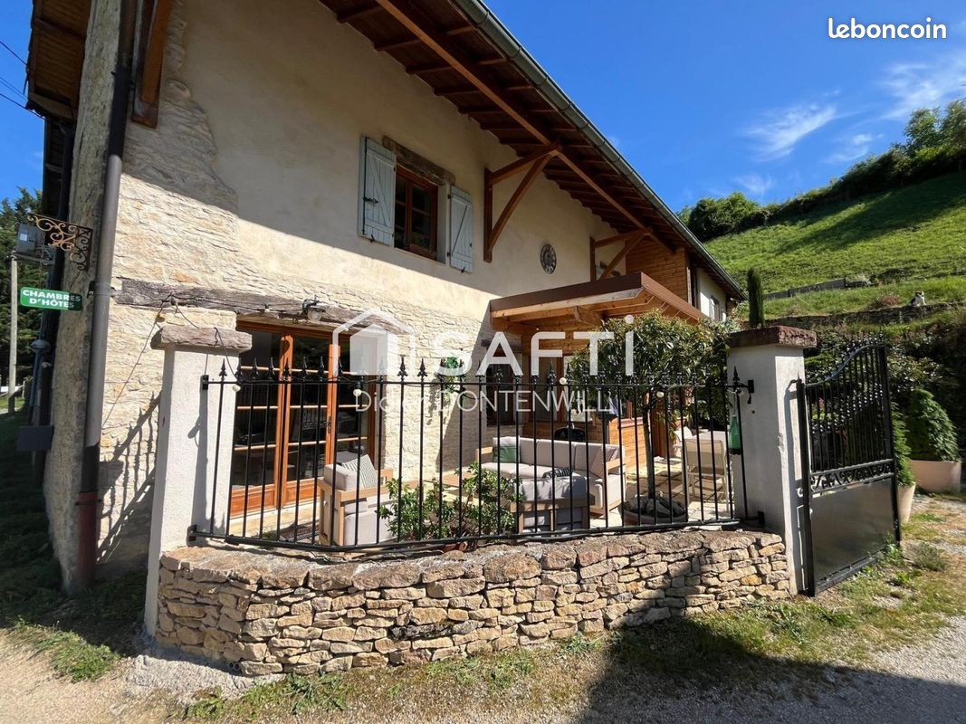 Maison 7 pièces 171 m² · à Siccieu-Saint-Julien-Et-Carisieu · 171 m² · 485 000 €
