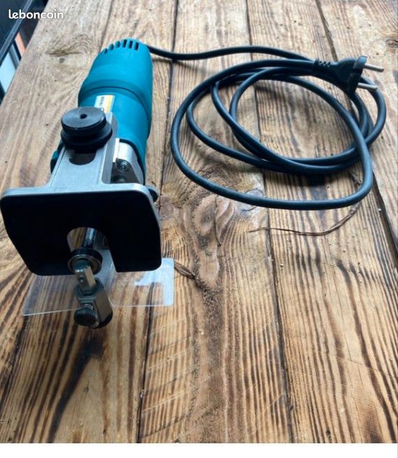 VIRUaffleureuse TEX FP 192 N 750W
Servi deux fois, carton abîmé mais appareil impeccable. Pas une seule rayure.
Dispo pour tout renseignements complémentaires (image 2)