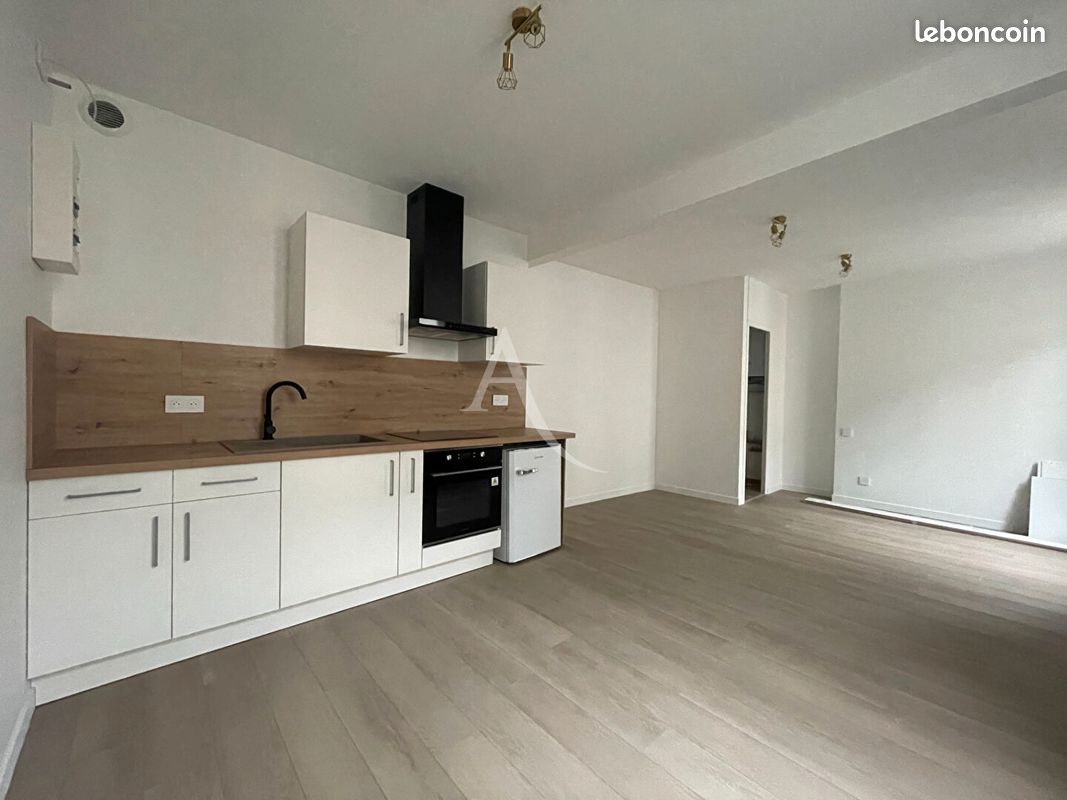 Appartement 1 pièce 27 m² · à Saintes · 27 m² · 490 €/mois