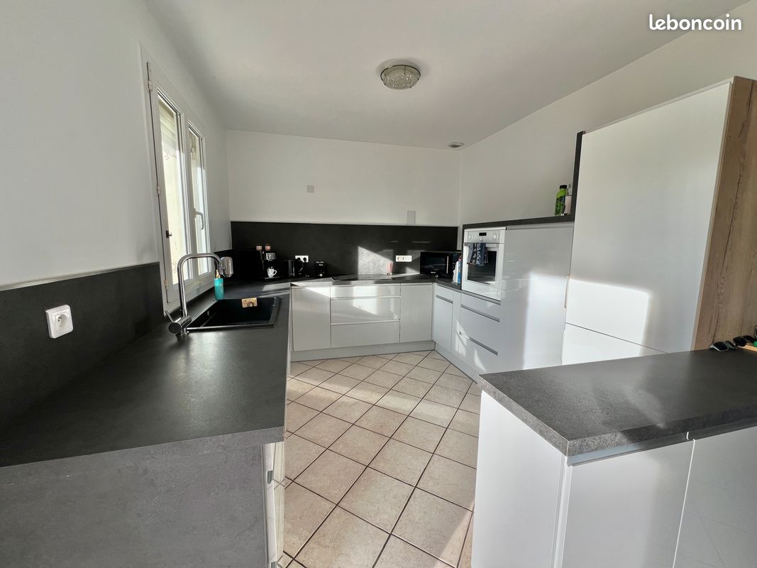 Maison 6 pièces 147 m² · à Artemare · 147 m² · 1 250 €/mois